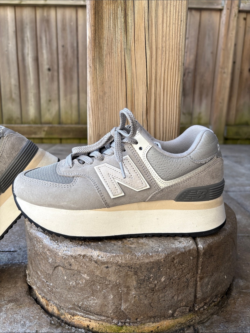 New Balance Women Lace-Up Platform Sneaker - Light Gray & Cream